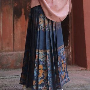 SOLD - Chinese hanfu - Ming dynasty "mamian" skirt (明制汉服 - 妆花马面)